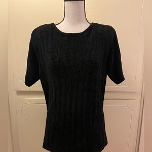 Short Sleeves Black Sweater                  Good conditions